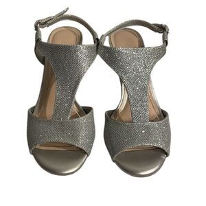 Marbella women’s silver, glitter-look 3” heels. Open toe & ankle straps. Sz 8.5